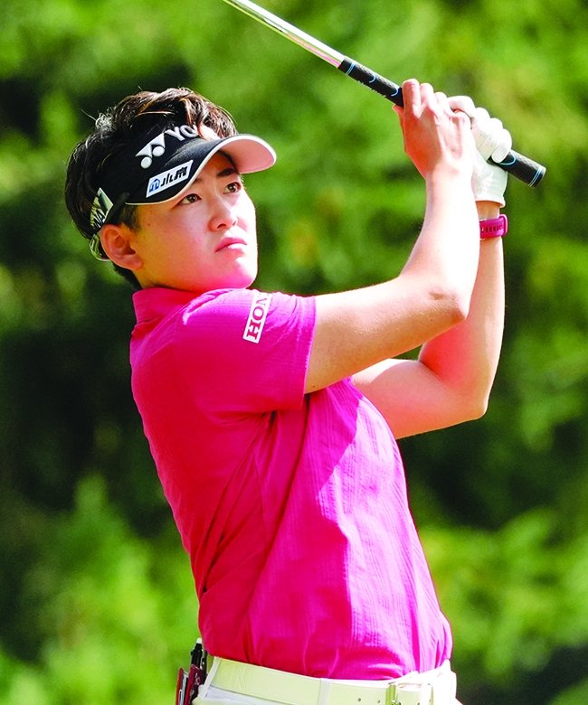 Iwai wins Portland Classic to join twin as rookie LPGA champ